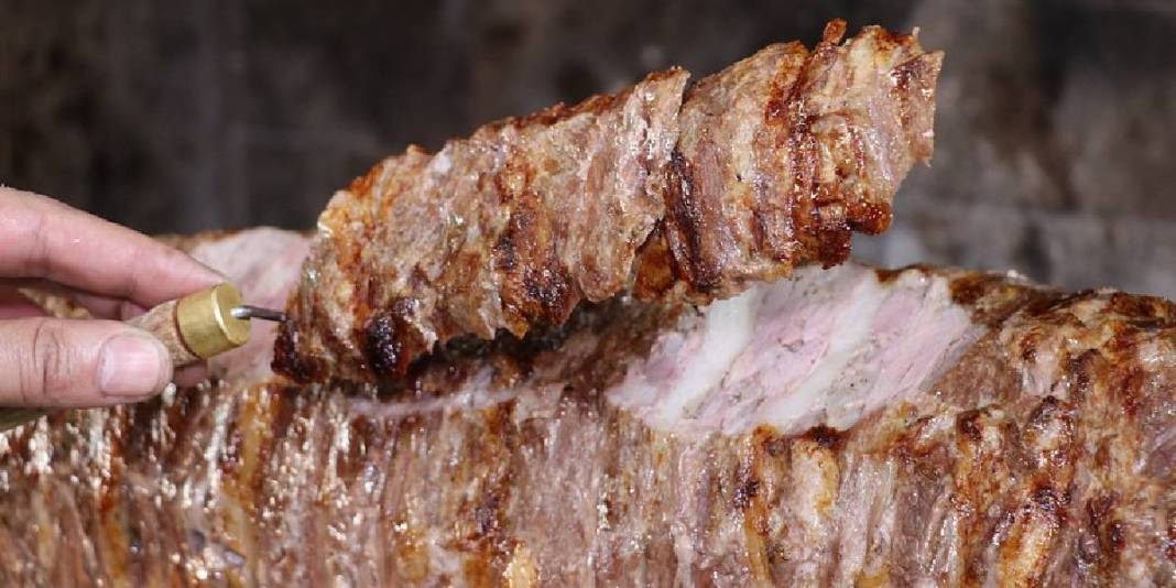 Kimi Erzurum diyor kimi Artvin! Tartışma artık son buldu: Cağ kebabının 1000 yıllık geçmişi oraya ait 5